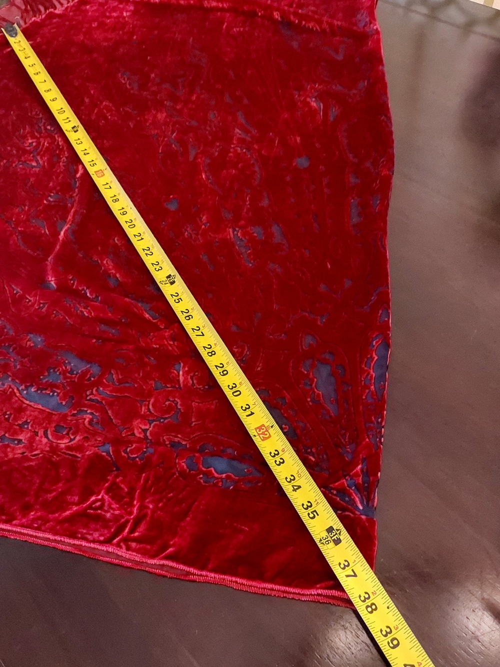 Luxurious Red Velvet Fringe Burn- Out Wrap Women's Accessory. 70 X 38 - Picture 10 of 11